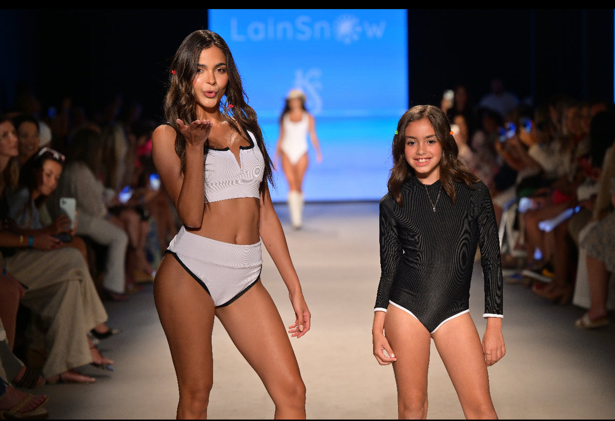 Kiawah Top V Cut- White/Black Trim