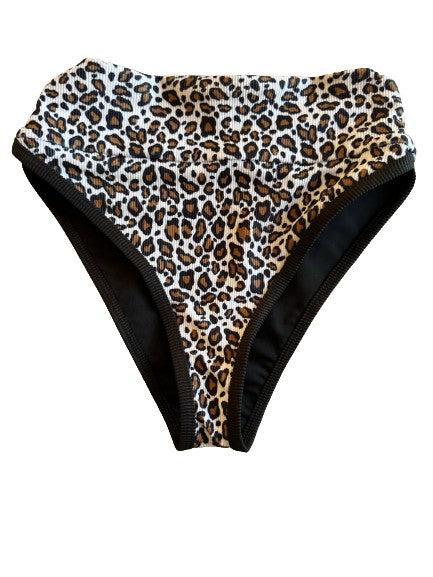 Bikini Bottom- Coastal Catwalk